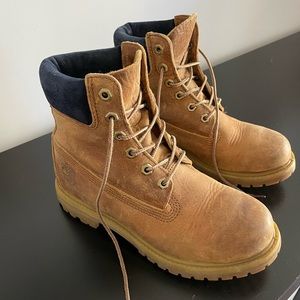 Womens Timberland Boots - rustic finish with blue suede collar